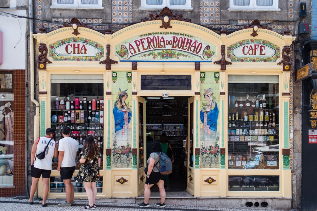 travel photographer porto portugal 